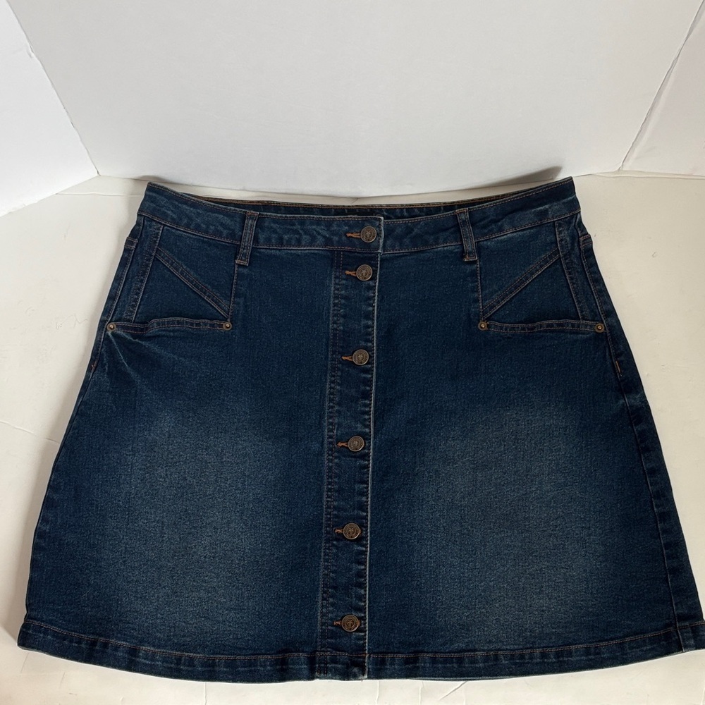 Frye dark blue denim skirt button down front angled front pockets back pockets